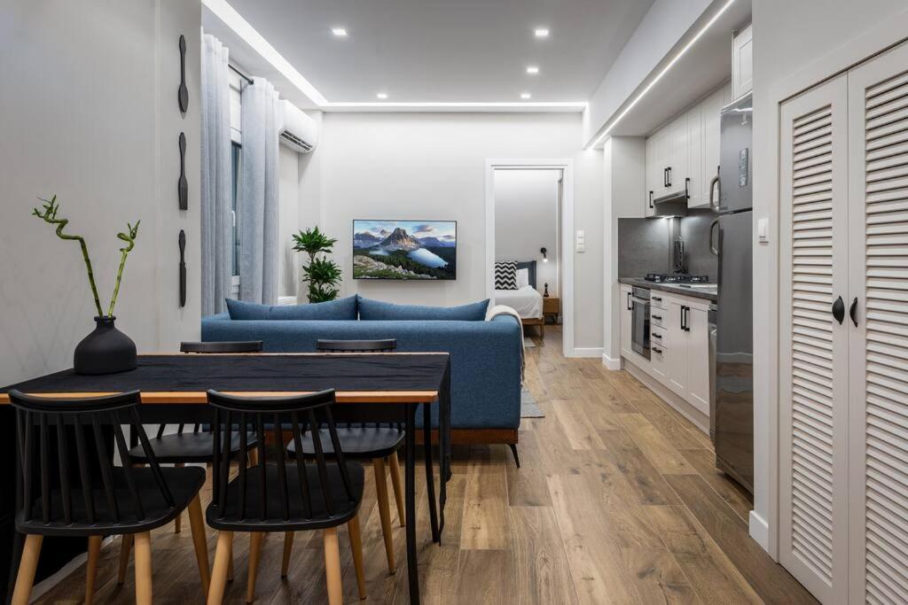 Stylish Abode Under Acropolis W/ Sunny Courtyard! Διαμέρισμα Αθήνα Εξωτερικό φωτογραφία