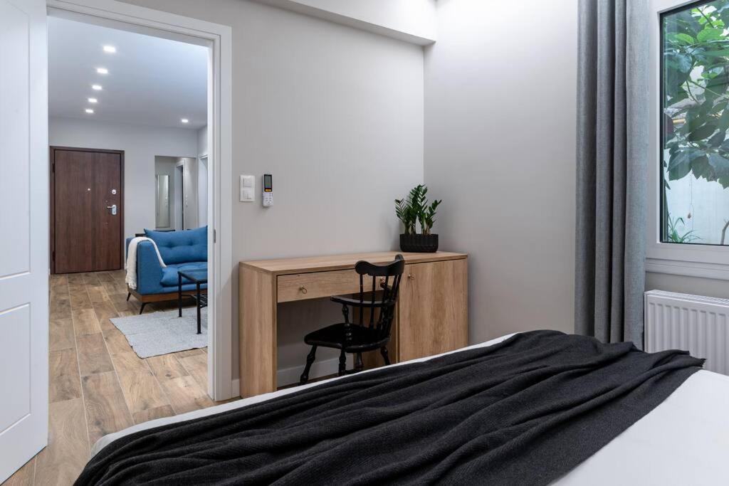 Stylish Abode Under Acropolis W/ Sunny Courtyard! Διαμέρισμα Αθήνα Εξωτερικό φωτογραφία
