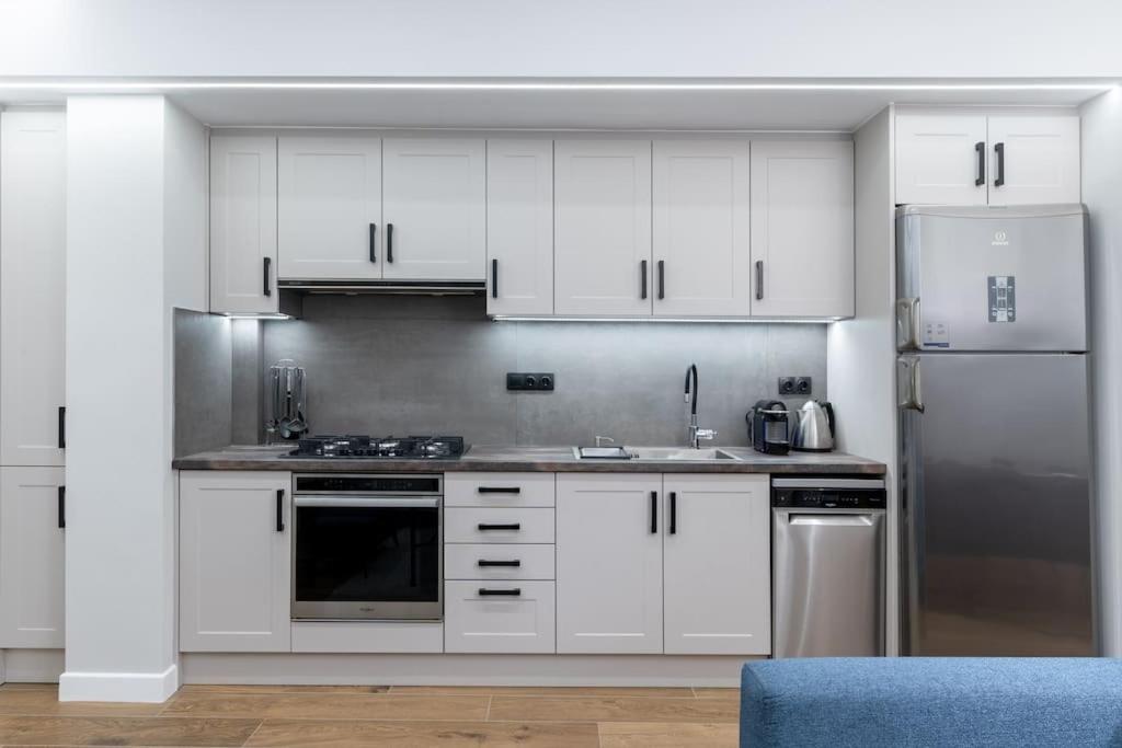 Stylish Abode Under Acropolis W/ Sunny Courtyard! Διαμέρισμα Αθήνα Εξωτερικό φωτογραφία