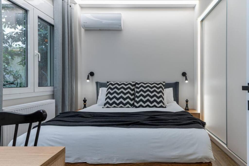 Stylish Abode Under Acropolis W/ Sunny Courtyard! Διαμέρισμα Αθήνα Εξωτερικό φωτογραφία